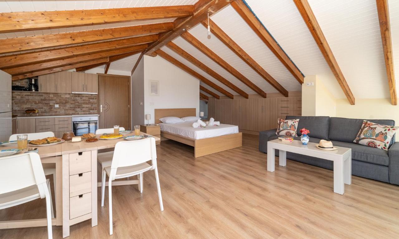 Donatos Apartamento Finikounta Exterior foto